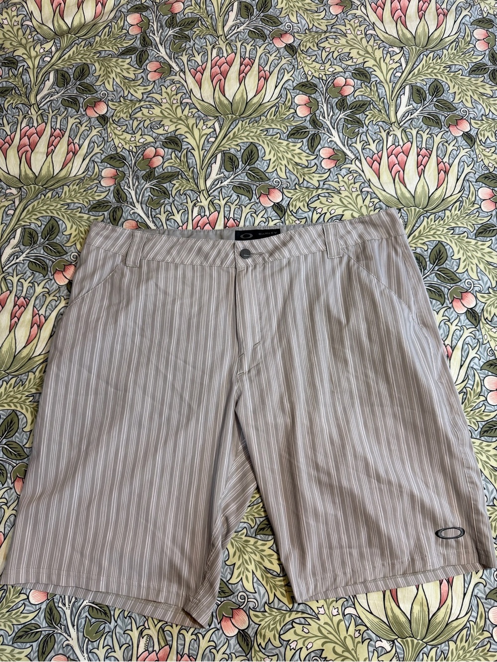 Oakley Men's Pinstripe Performance Shorts in Light Gray Size 38